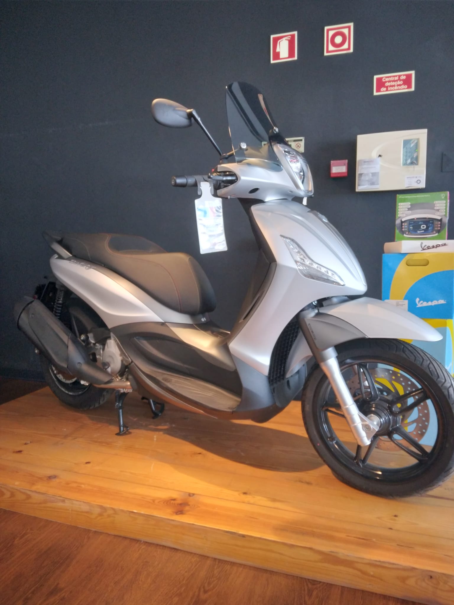 PIAGGIO - BEVERLY 350  Piaggio, Vespa, Aprilia, Moto Guzzi